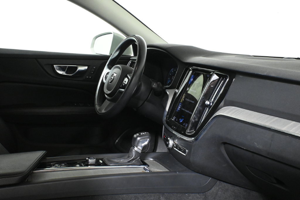 Used 2021 Volvo V60 T5 Cross Country AWD/4WD image 8