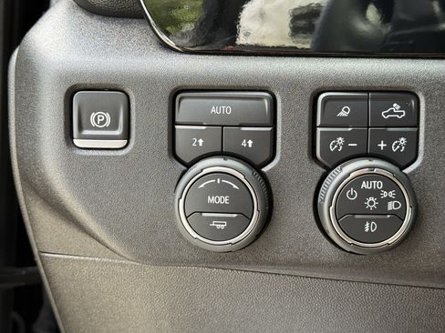 Used 2025 Chevrolet Silverado 1500 RST AWD/4WD image 25