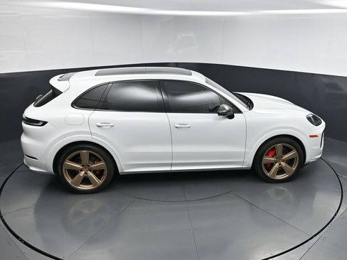 Used 2024 Porsche Cayenne S AWD/4WD image 19