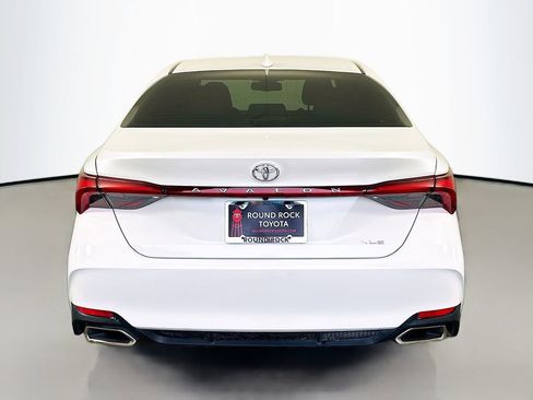 Used 2022 Toyota Avalon XLE image 6