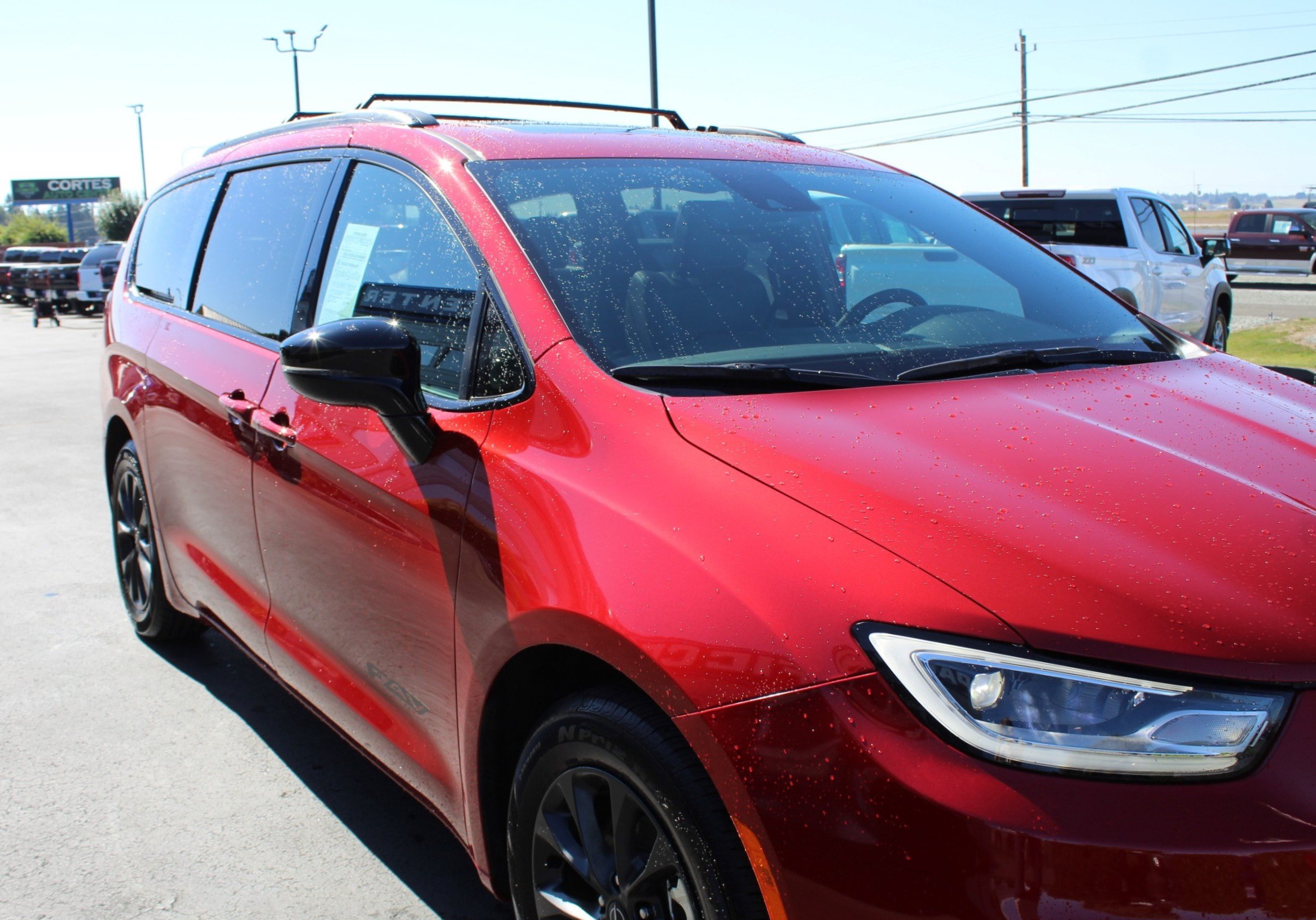Used 2025 Chrysler Pacifica Select w/ Fav Edition Package FWD image 9