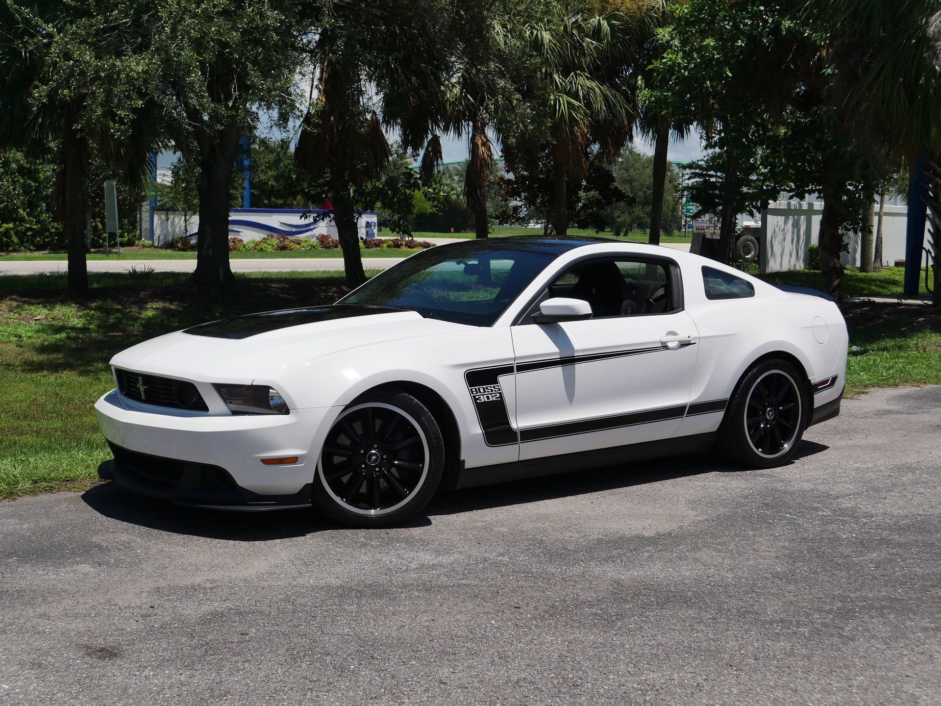 Used 2012 Ford Mustang Boss 302 w/ Boss 302 Accessory Pkg RWD image 13