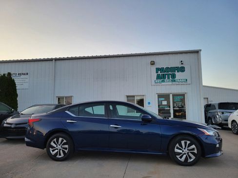 Used 2022 Nissan Altima 2.5 S FWD image 8