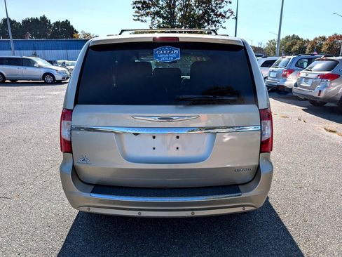 Used 2011 Chrysler Town & Country Limited w/ Trailer Tow Group image 4