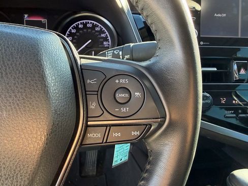 Used 2023 Toyota Camry SE image 11