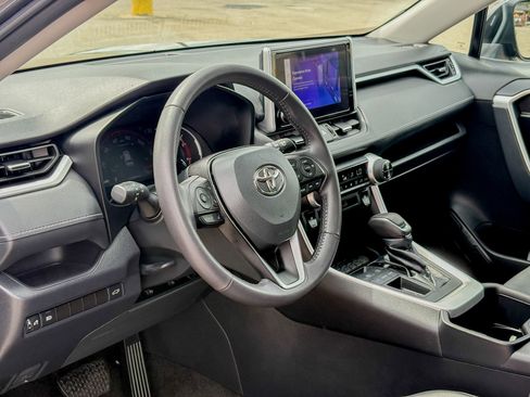 Used 2023 Toyota RAV4 XLE Premium FWD image 15