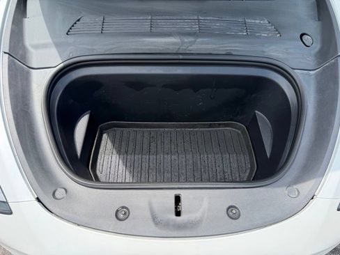 Used 2023 Tesla Model Y Long Range AWD/4WD image 6