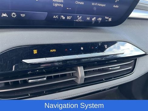 Used 2025 Buick Enclave Preferred image 21