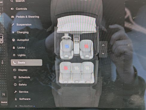 Used 2023 Tesla Model X AWD image 4