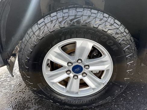 Used 2017 Ford F150 XLT image 9