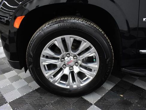 Used 2023 GMC Yukon Denali image 10