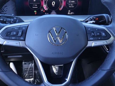 Certified 2026 Volkswagen Tiguan SE R-Line image 20