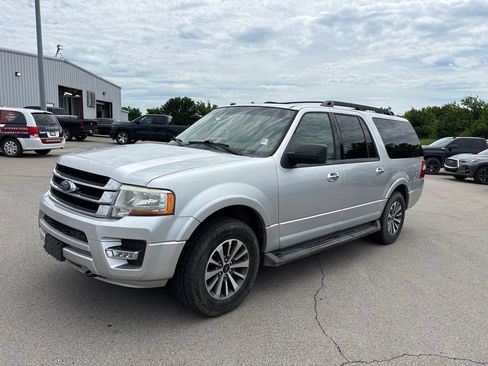 Used 2016 Ford Expedition EL XLT w/ Equipment Group 202A AWD/4WD image 15