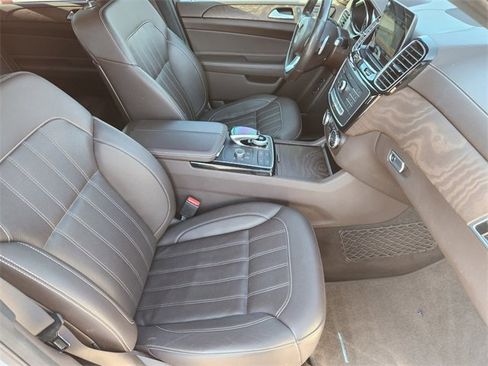 Used 2019 Mercedes-Benz GLS 450 4MATIC image 9