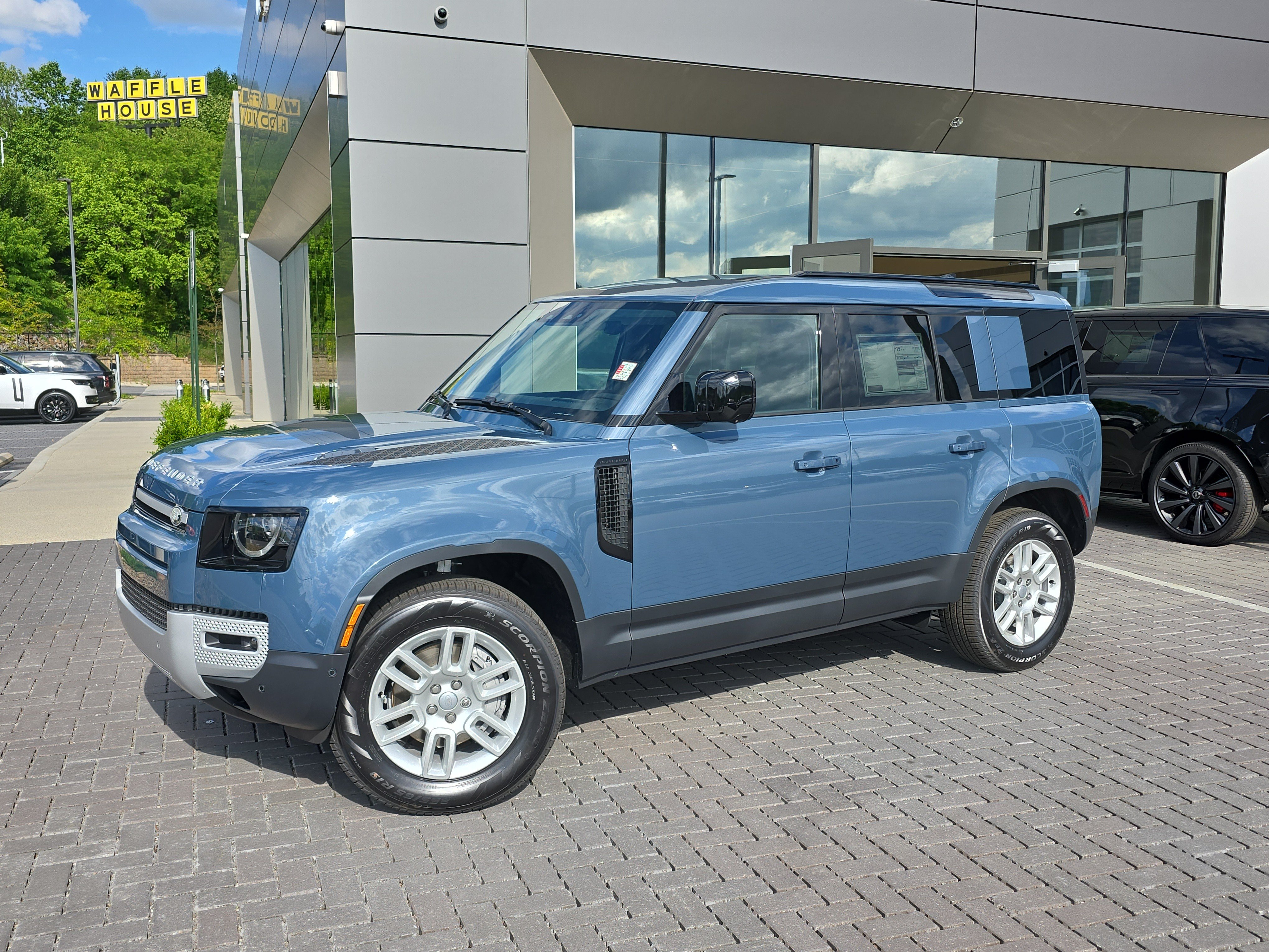 Used 2025 Land Rover Defender 110 S AWD/4WD image 1