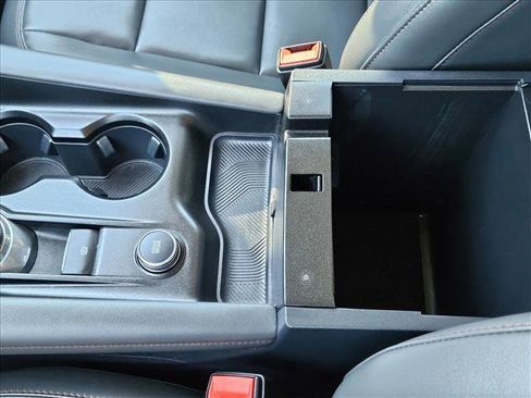 Used 2025 Ford Explorer Active w/ Active Comfort Package image 15