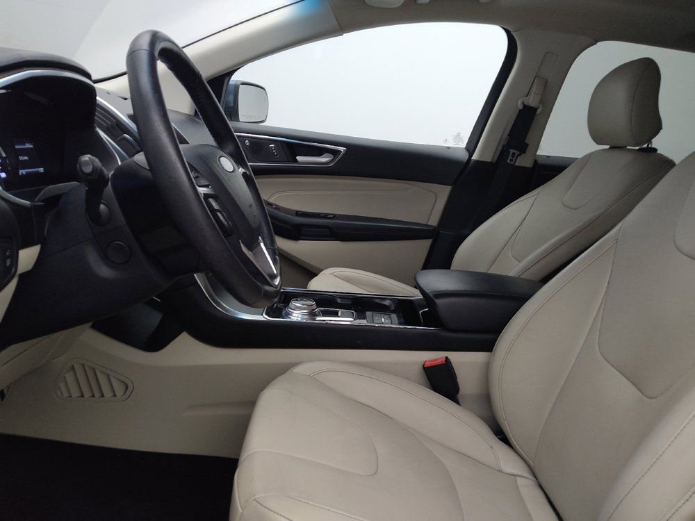 Used 2019 Ford Edge Titanium w/ Equipment Group 301A FWD image 17
