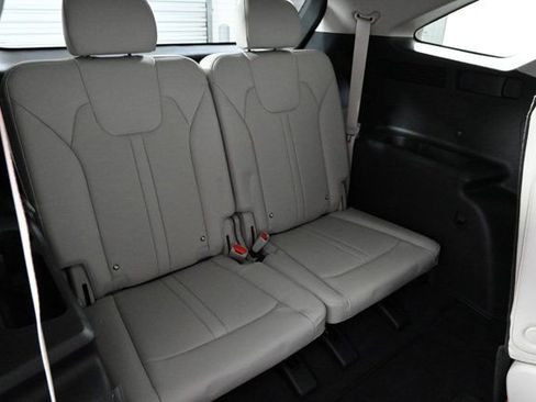 Certified 2025 Kia Sorento SX image 14