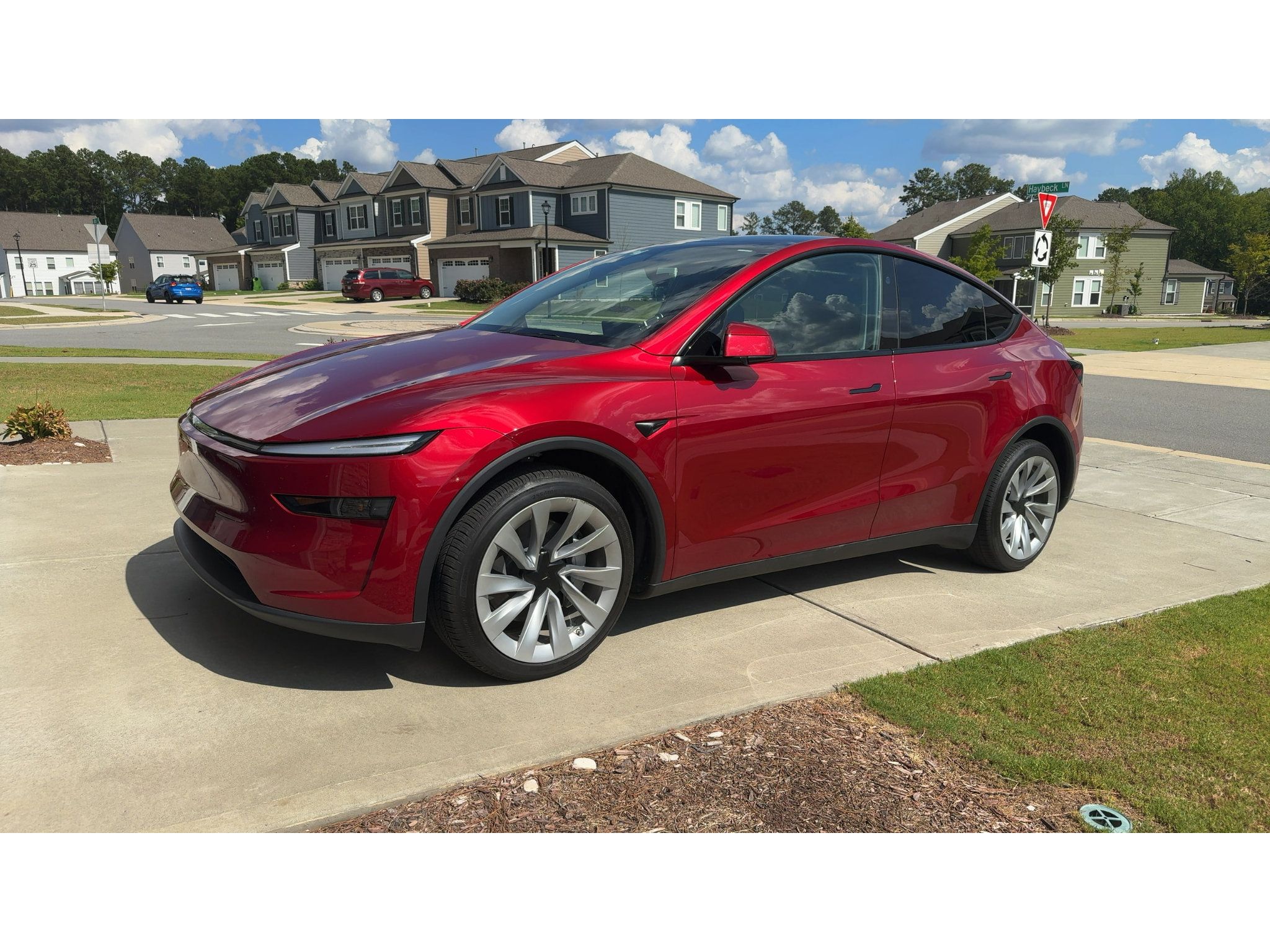 Used 2026 Tesla Model Y Long Range RWD image 1
