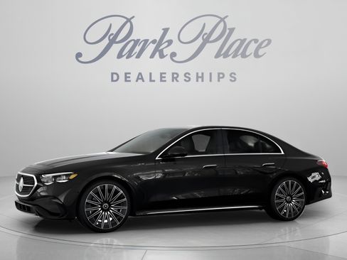 New 2026 Mercedes-Benz E 450 4MATIC Sedan image 3