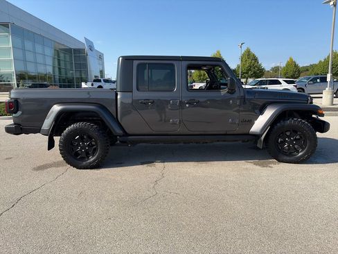 Used 2023 Jeep Gladiator Sport AWD/4WD image 8