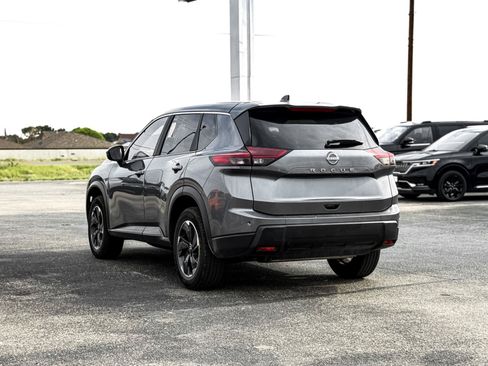 Used 2025 Nissan Rogue SV FWD image 8