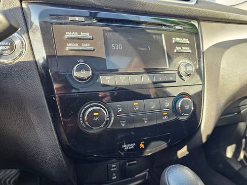 Used 2016 Nissan Rogue SV image 29