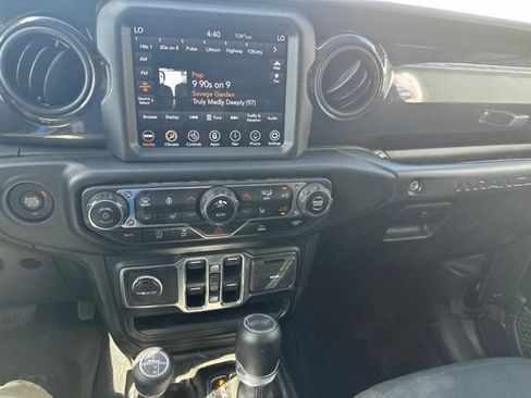 Used 2022 Jeep Wrangler Unlimited Sport AWD/4WD image 14