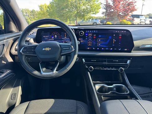 Used 2026 Chevrolet Traverse LT FWD image 14