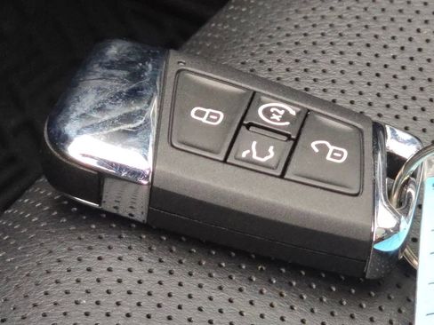 Used 2021 Volkswagen Atlas Cross Sport SEL Premium R-Line image 37