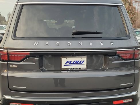 Used 2023 Jeep Wagoneer L Series II w/ Flexible Seating Group image 18