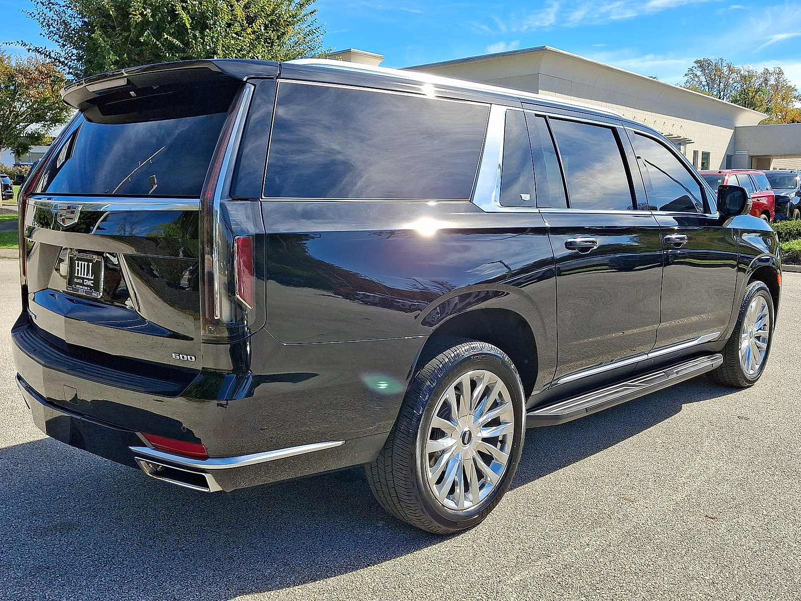 Used 2023 Cadillac Escalade ESV Premium Luxury AWD/4WD image 25