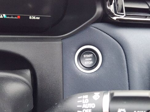 Certified 2026 Land Rover Range Rover Velar Dynamic SE image 22