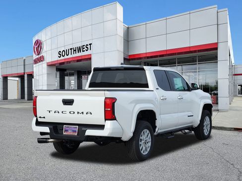 New 2026 Toyota Tacoma SR5 image 5