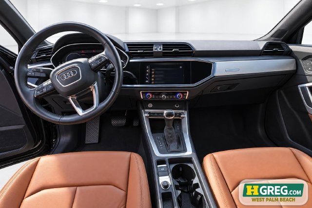 Used 2020 Audi Q3 2.0T Premium w/ Convenience Package AWD/4WD image 14