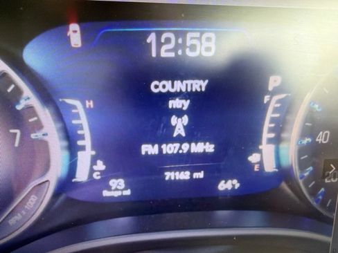 Certified 2023 Chrysler Pacifica Touring-L FWD image 7