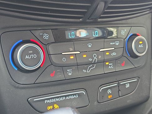 Certified 2019 Ford Escape SEL image 18