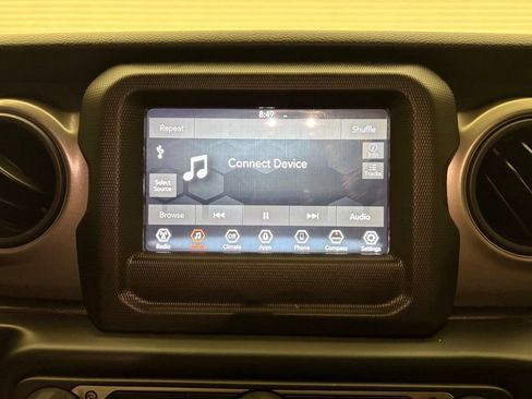 Used 2023 Jeep Wrangler Unlimited Sport AWD/4WD image 7