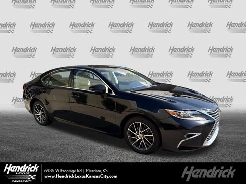 Used 2017 Lexus ES 350 w/ Luxury Package FWD image 1