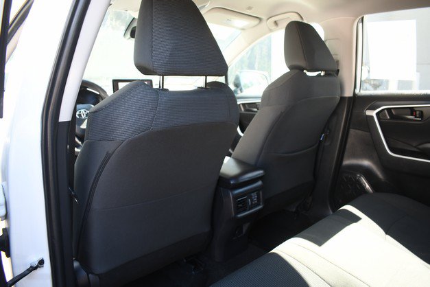 Used 2024 Toyota RAV4 LE AWD/4WD image 21