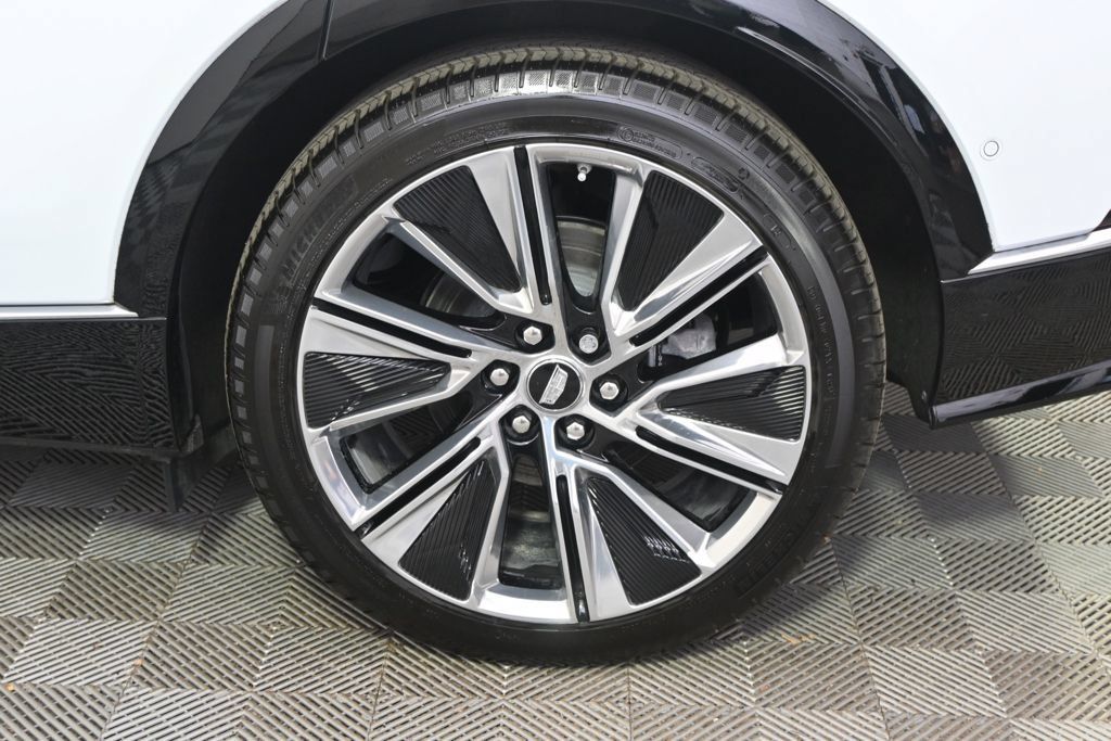 Certified 2026 Cadillac Lyriq Signature Luxury w/ Nappa Leather Package AWD/4WD image 20