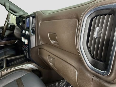 Used 2019 GMC Sierra 1500 Denali w/ Denali Ultimate Package AWD/4WD image 32