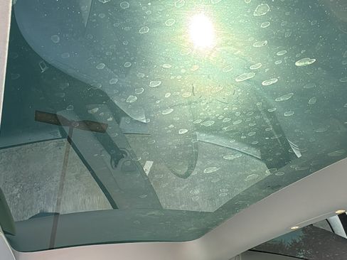 Used 2022 Tesla Model 3 Performance image 11