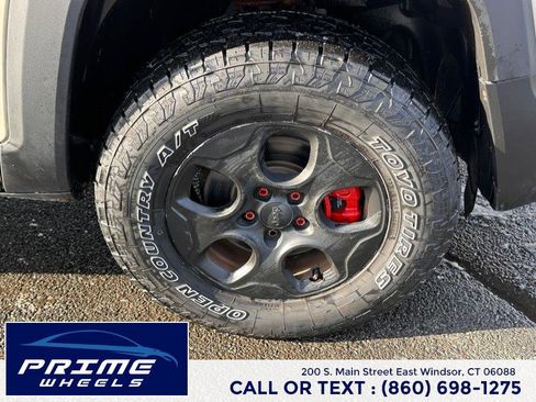 Used 2015 Jeep Renegade Latitude image 23