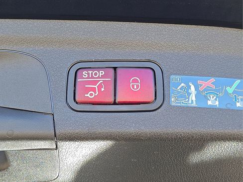 Used 2025 Mercedes-Benz GLE 53 AMG 4MATIC image 15