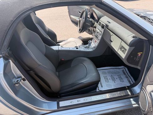 Used 2005 Chrysler Crossfire Limited RWD image 22