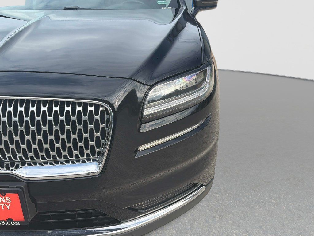 Used 2023 Lincoln Nautilus Reserve AWD/4WD image 11