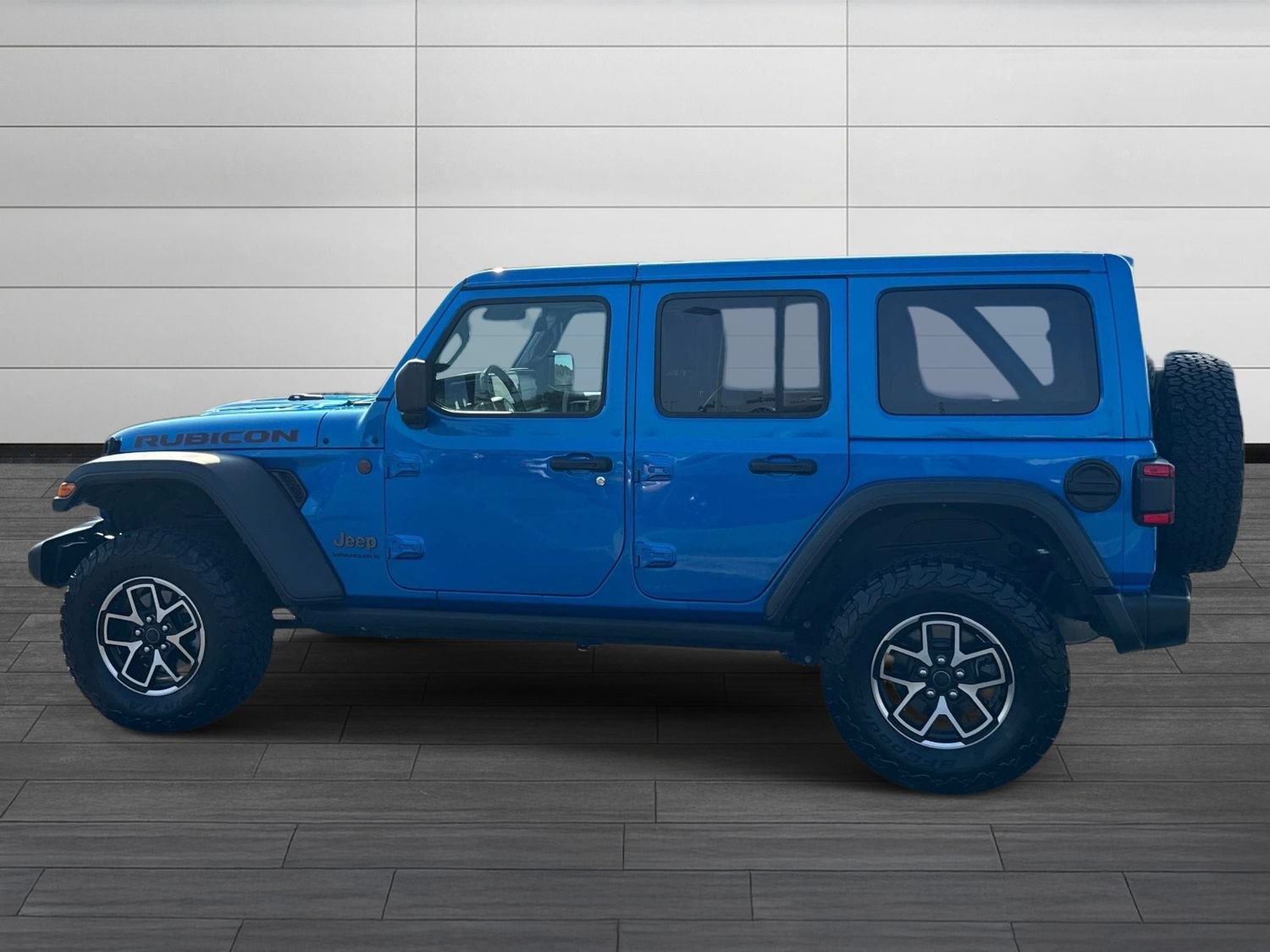 Used 2025 Jeep Wrangler Unlimited Rubicon w/ Convenience Group AWD/4WD image 9