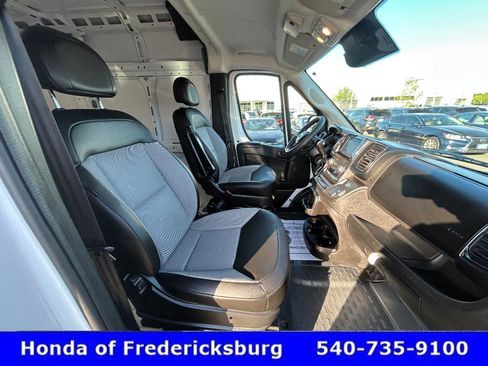 Used 2025 RAM ProMaster 2500 w/ Convenience Group FWD image 24