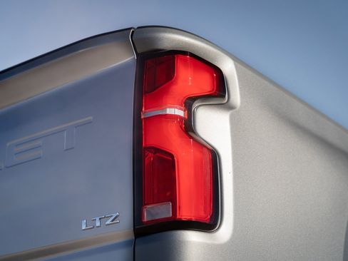 Used 2024 Chevrolet Silverado 2500 LTZ w/ LTZ Plus Package image 23